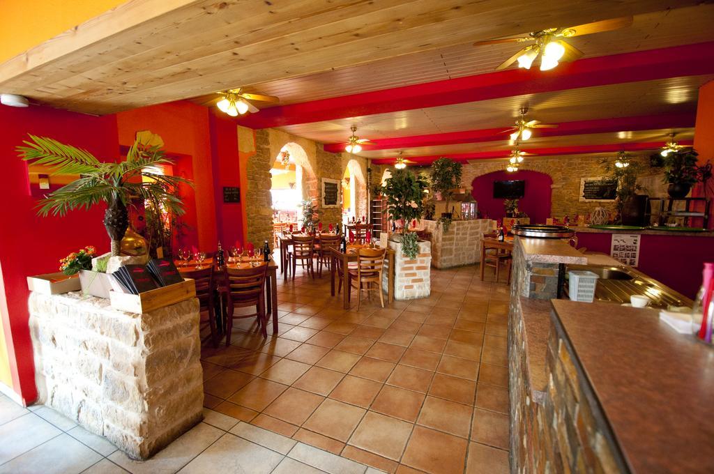 Hotel Bellavista "Bellevue" Saignelégier 外观 照片
